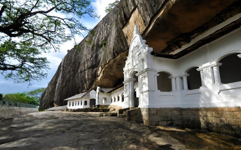 Dambulla Cave Temple