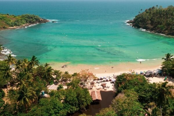 Hiriketiya Beach Sri Lanka