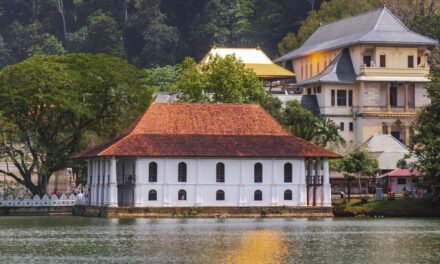 The Temple of the Sacred Tooth Relic (Sri Dalada Maligawa): A Comprehensive Guide